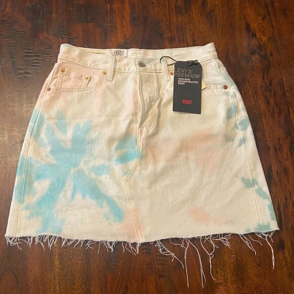Levi’s premium high-rise deconstructed skirt Tie dye denim in size 29 (NWT) - Picture 1 of 6